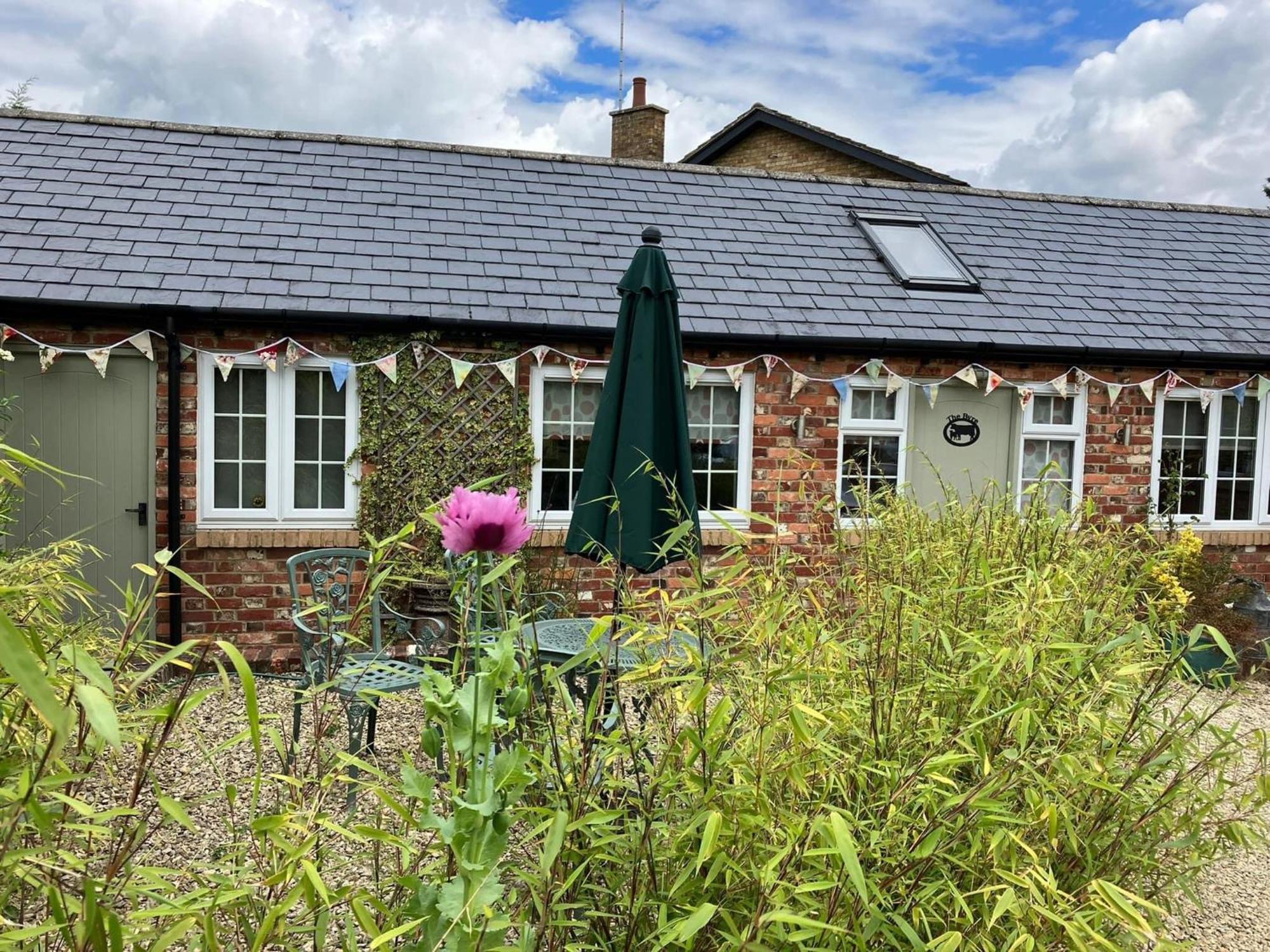 Centre Village 2 Bedroom Cottage - The Byre Pewsey Екстер'єр фото